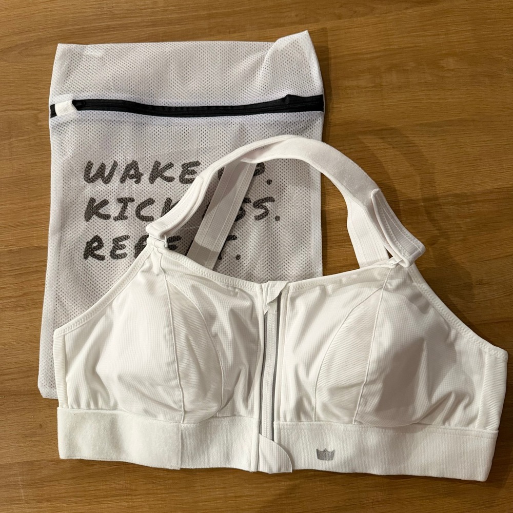 SHEFIT NWOT Ultimate Sports Bra White Size 1 Luxe High Impact Front Zip Wash Bag